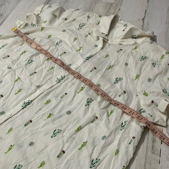 Modcloth White Cactus Print Button Down Shirt Size 2X - Picture 10 of 11